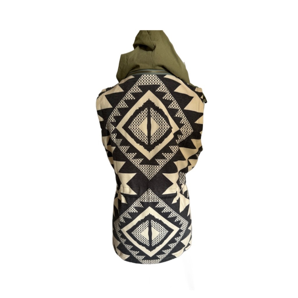 Geometric Patterned Vest with Hood Size M - Picture 3 of 4